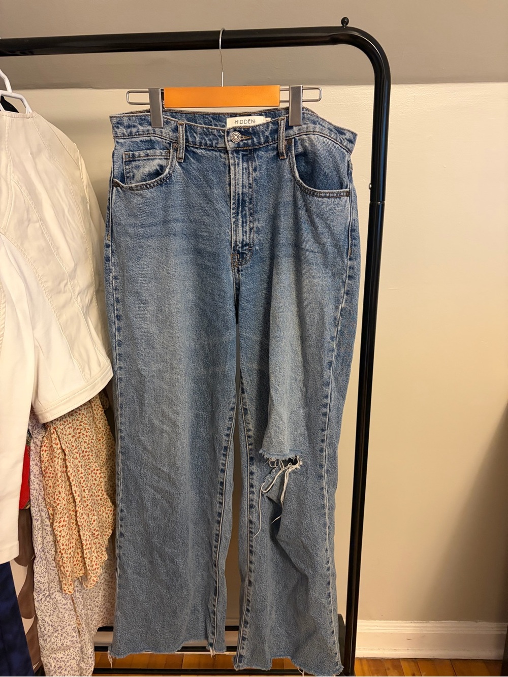 Women’s Light Blue Distressed Wide-Leg Jeans